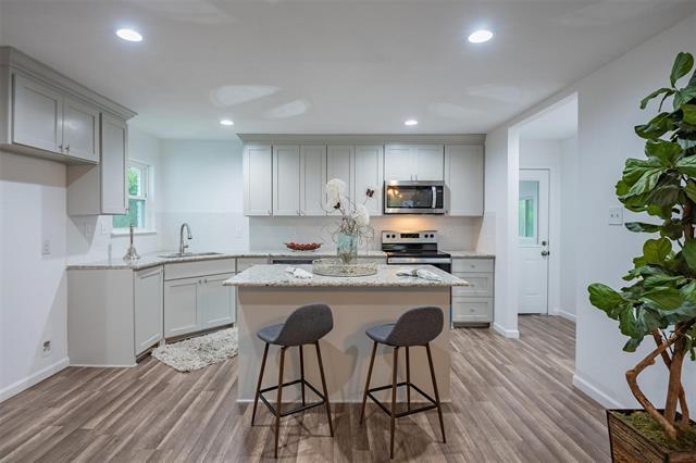 Building Photo - 7017 Briley Dr