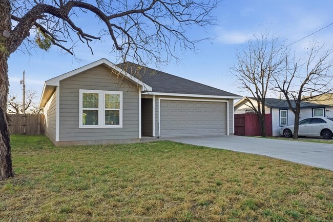 Building Photo - 2050 Lillius St