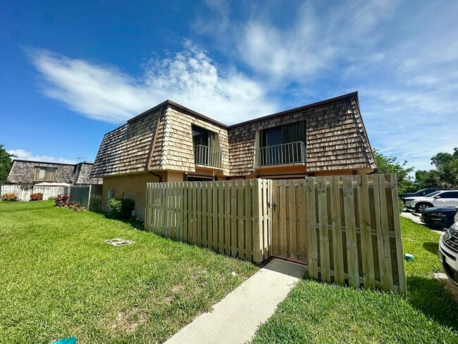 Building Photo - 82 Lake Arbor Dr