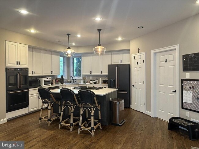 Building Photo - 306 Pure Spring Crescent