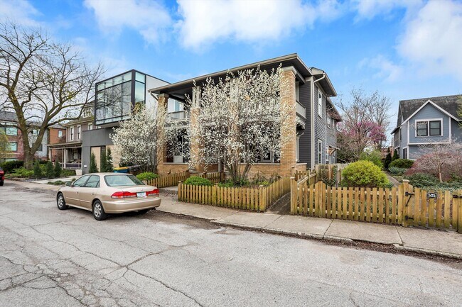 Foto del edificio - 537 E 11th St