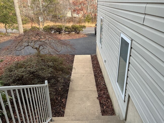 Building Photo - Welcome home!  Sought after Lake of the Woods!