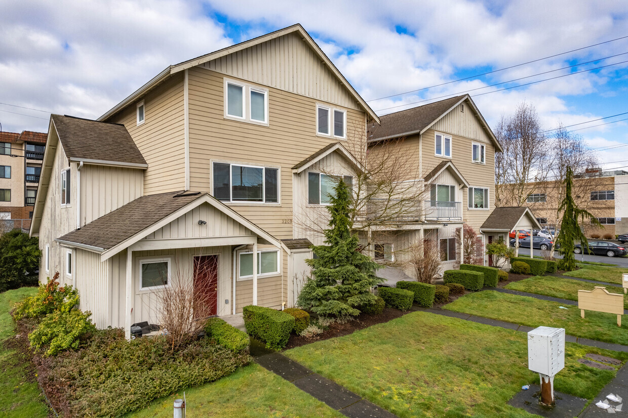 Exterior - Wetmore Apartments