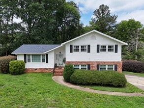 Building Photo - 625 Challedon Dr