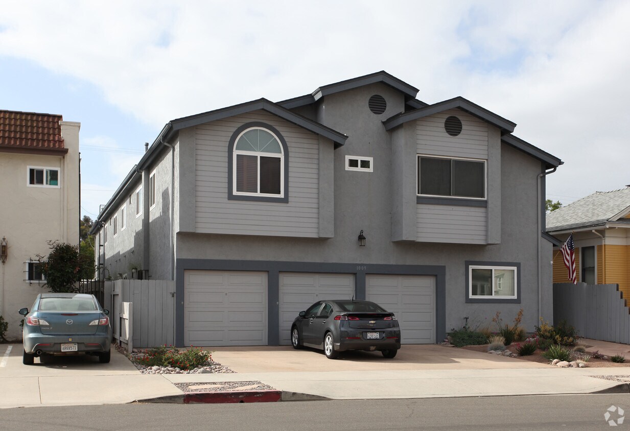 Primary Photo - 1009 Essex St