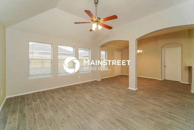 Building Photo - 4 Bedroom Pet-Friendly Home in Grand Prair...