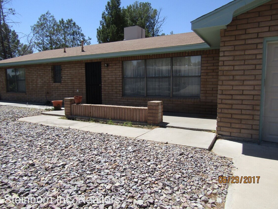 Building Photo - 3 br, 2 bath House - 3213 Dyer St.