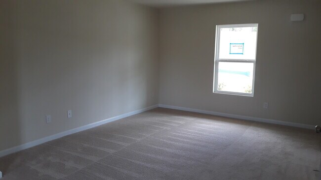 Building Photo - 2412