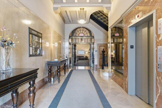 Foto del edificio - 145 N High St