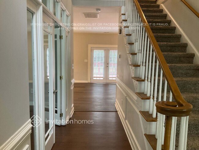 Foto del edificio - 6437 Dawnmist Ln