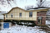 Primary Photo - ADORABLE and CLEAN duplex in Shawnee!!-Ava...