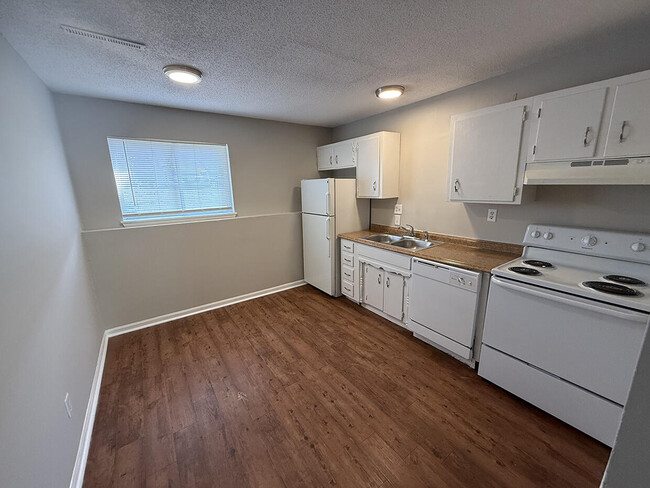 Building Photo - 7221 N Moberly Dr