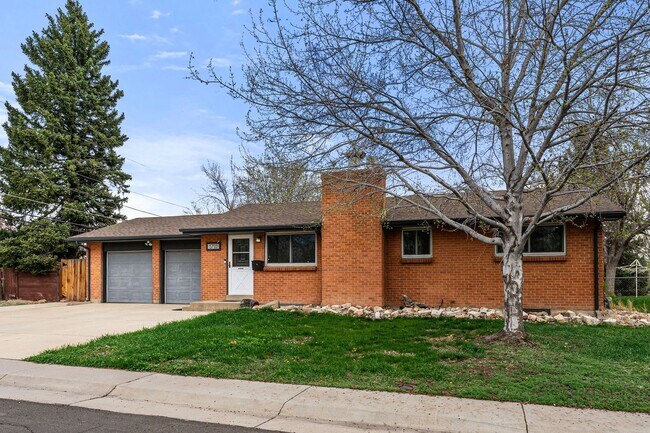 Foto del edificio - Spacious Home near Historic Downtown Littleton!