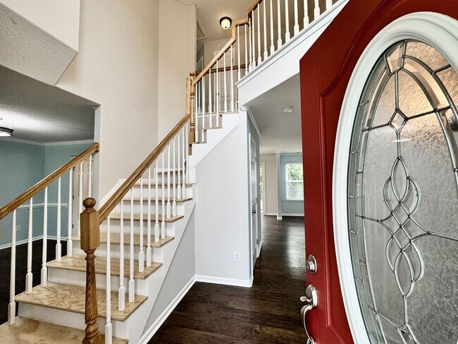 Foto del edificio - Ready 06-25-26! 4-Bedroom Home in Ocean Lakes! Nearby Bases - Fenced Backyard - Attached Garage!