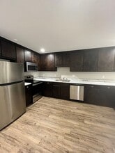 Building Photo - 406 Charles Ave