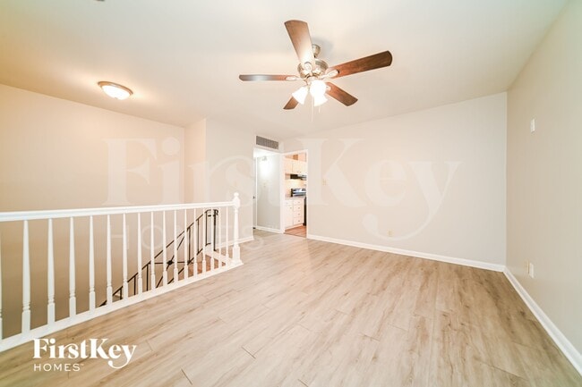 Foto del edificio - 342 Roxbury Dr