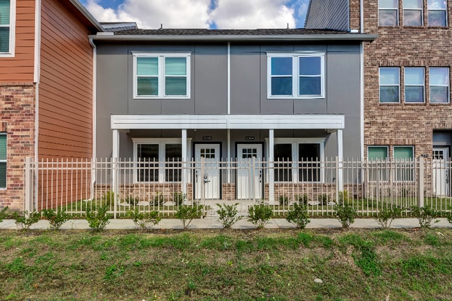 Building Photo - 5262 Ella Blvd