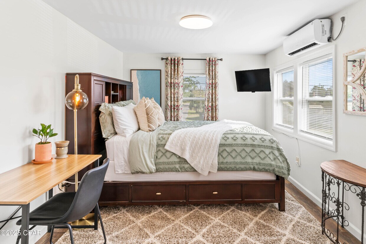 Foto principal - 615 Bay Ave