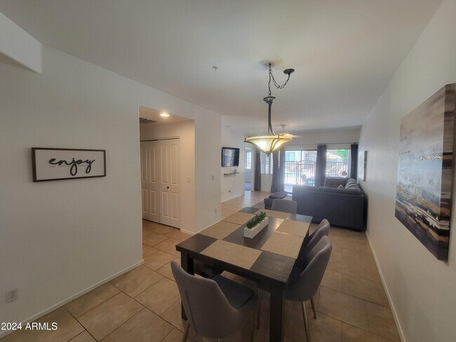Foto del edificio - 7609 E Indian Bend Rd