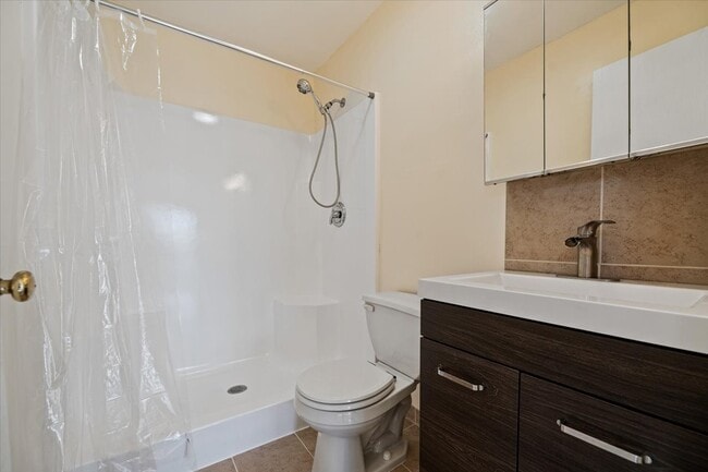 Building Photo - 1352 Cunat Ct