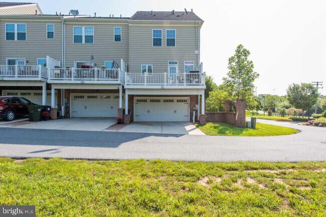 Foto del edificio - 7608 Willow Bottom Rd