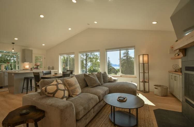 Foto principal - 1200 Eric Ln