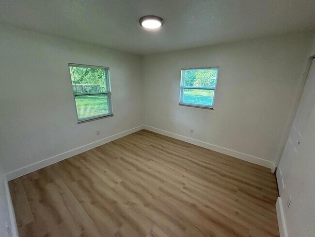 Foto del edificio - 2147 Sibley Ave