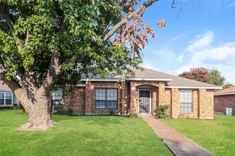 Building Photo - 2313 Crestview Ln