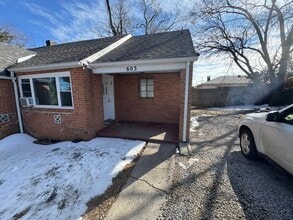 Building Photo - 603 Strand Rd NE