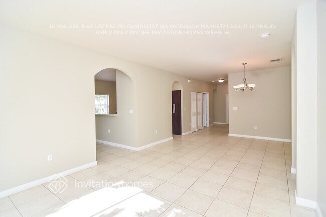 Foto del edificio - 14323 SW 156th Ave