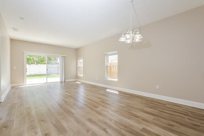 Foto del edificio - 13212 Canna Lily Dr