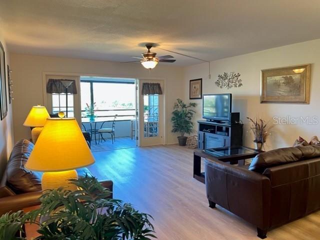 Foto del edificio - 801 Islamorada Blvd