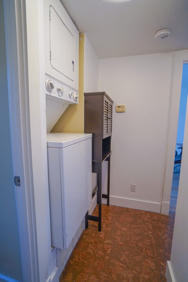 Building Photo - 607 Westgate Ave