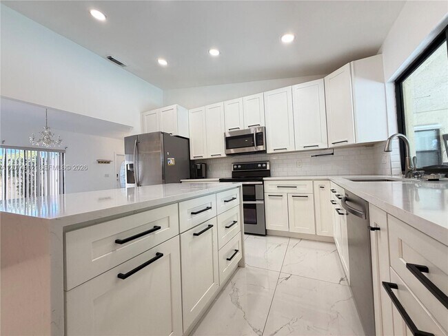 Building Photo - 20888 Sugarloaf Ln