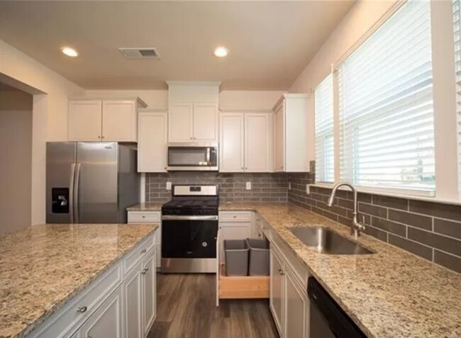 Foto del edificio - 5848 Clan MacLaine Dr
