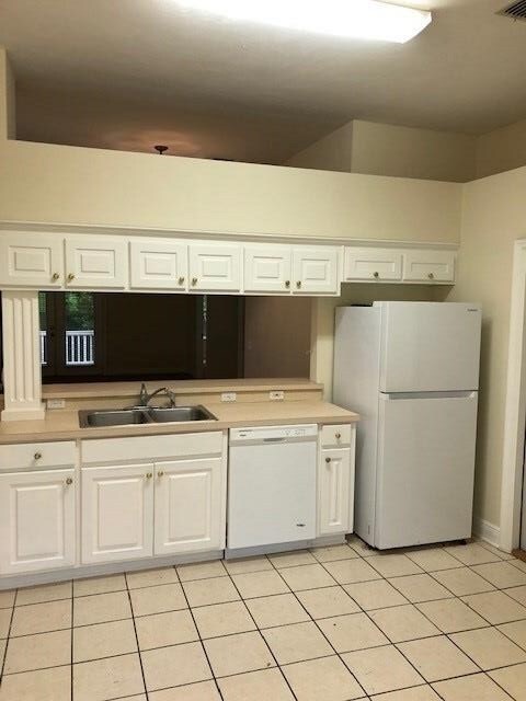 Foto del edificio - 3975 Forsythe Park Ct