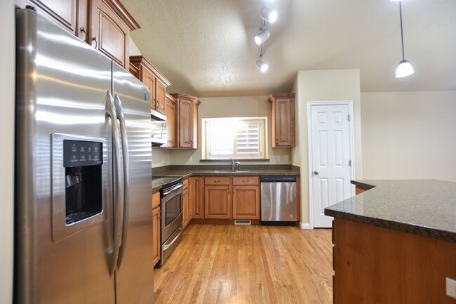 Building Photo - 5729 W Swift Creek Rd