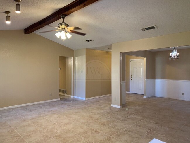 Foto del edificio - 3313 Sungate Dr