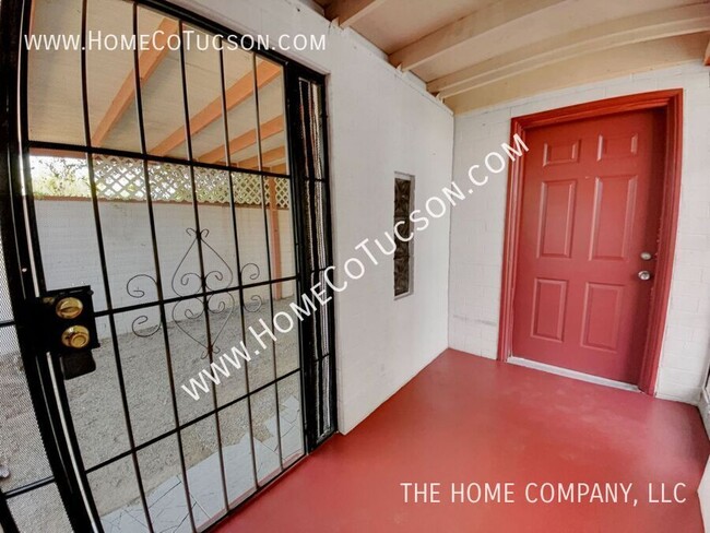 Foto del edificio - 615 N DESERT Ave