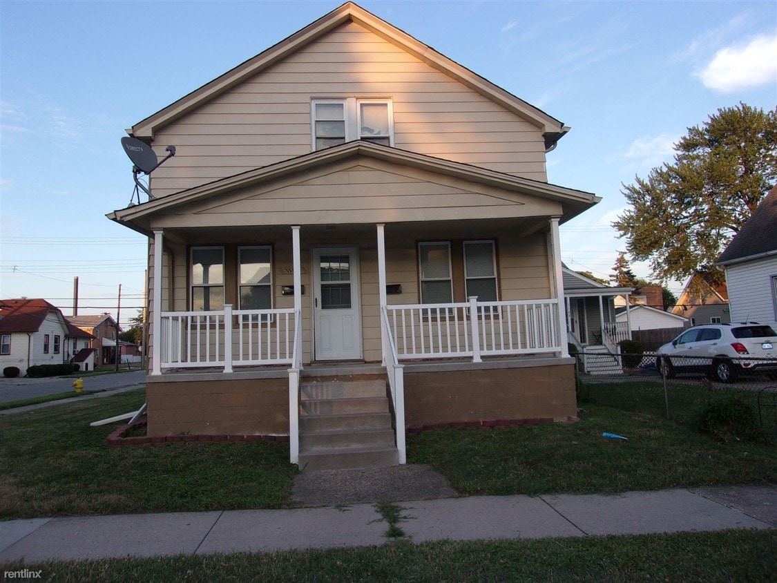 Primary Photo - 1105 3rd St