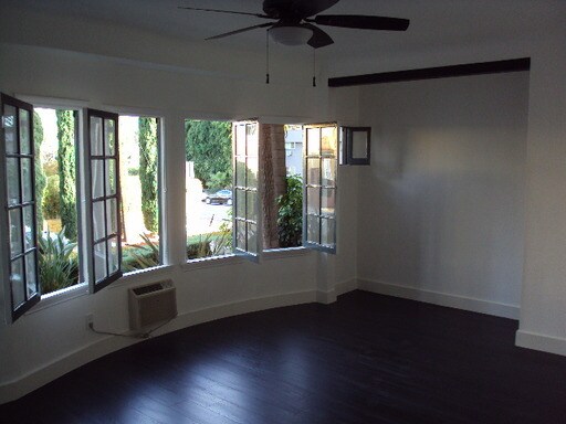 Building Photo - 1303 N Stanley Ave
