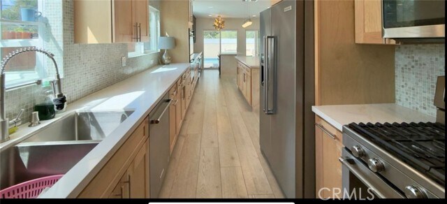 Foto del edificio - 5921 Fallbrook Ave