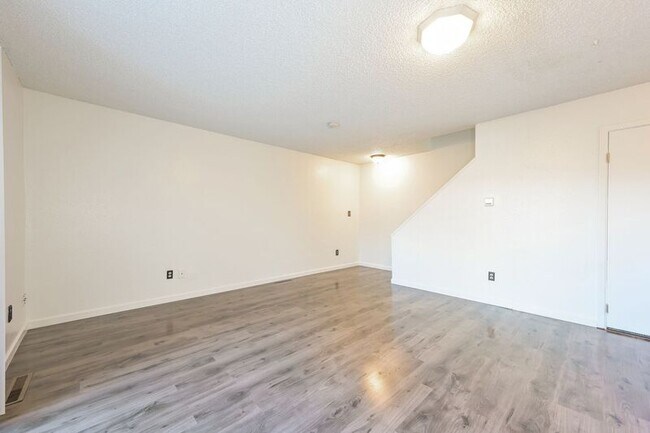 Building Photo - 8003 Wolff St