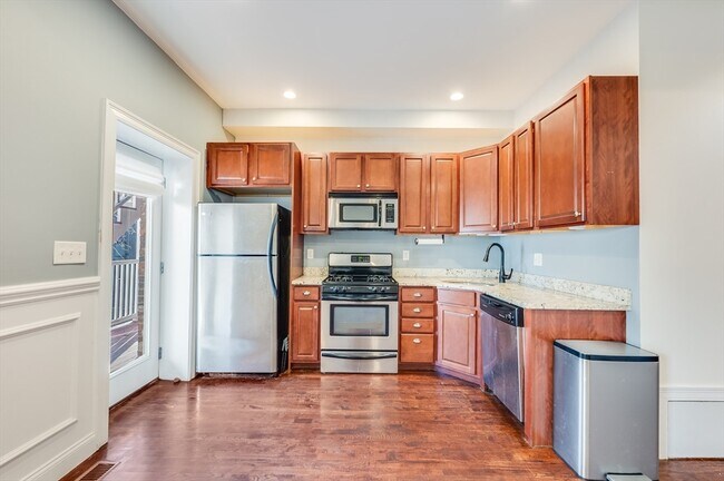 Foto del edificio - 110 N St