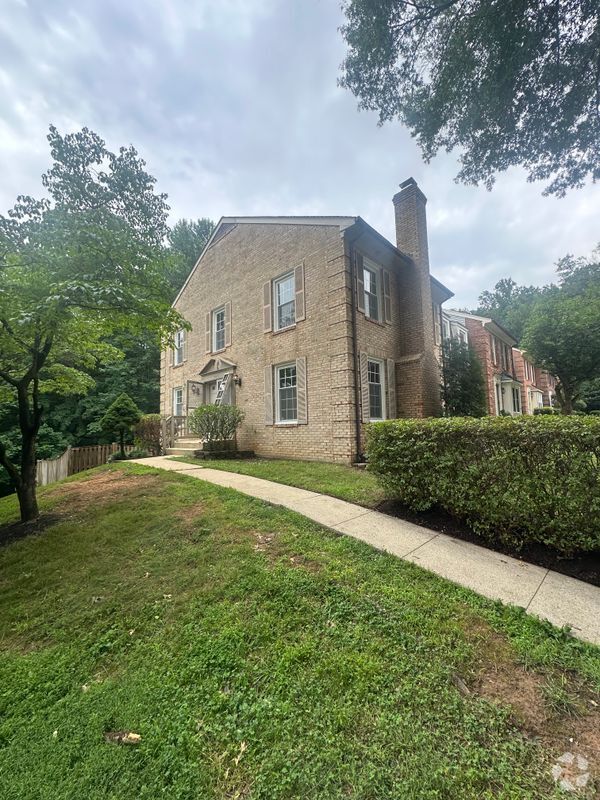 Building Photo - 9011 Mulvaney Ct