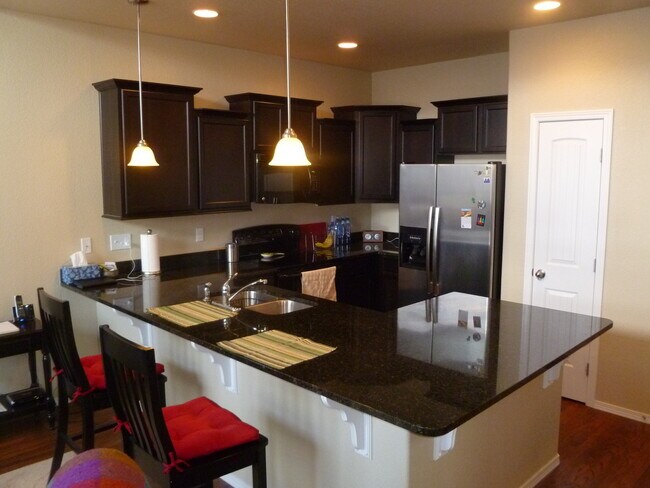 Foto del edificio - Beautiful 4 Bedroom Home in Broadmoor View