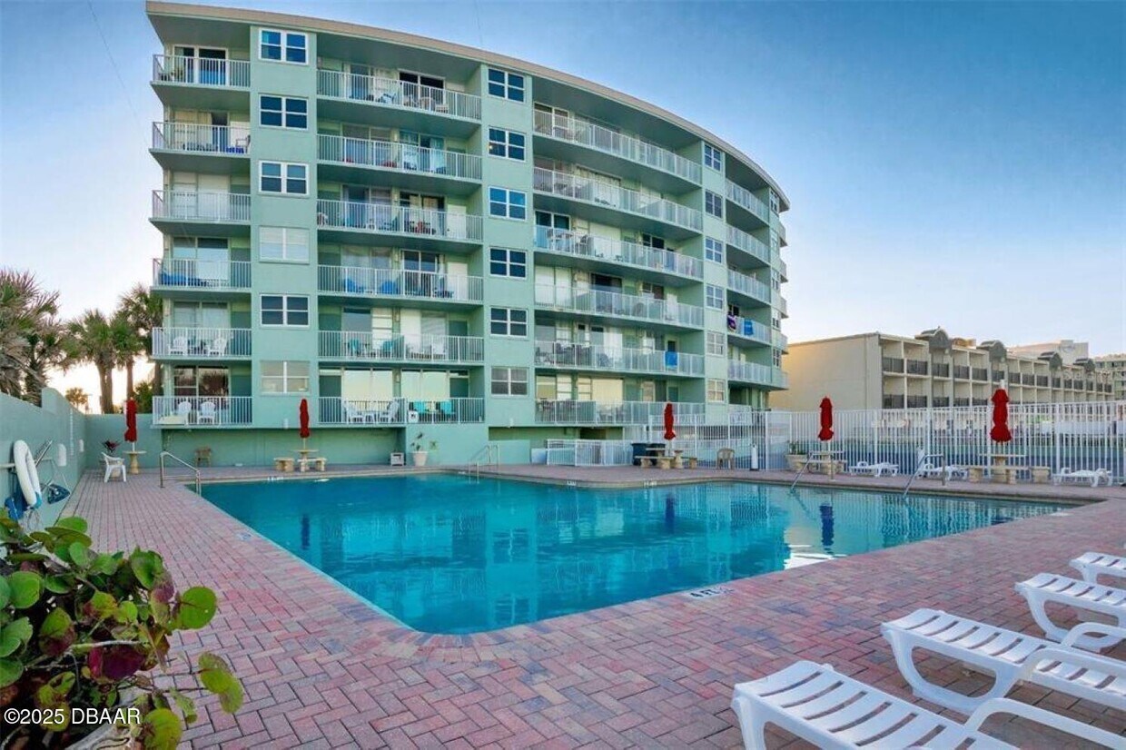 Foto principal - 800 N Atlantic Ave