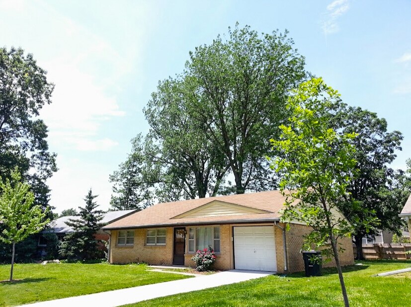 1423 Hartford Rd, Manhattan, KS 66502 House Rental in Manhattan, KS