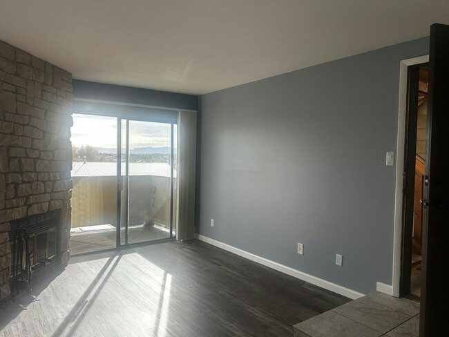 Foto del edificio - 2929 W Floyd Ave