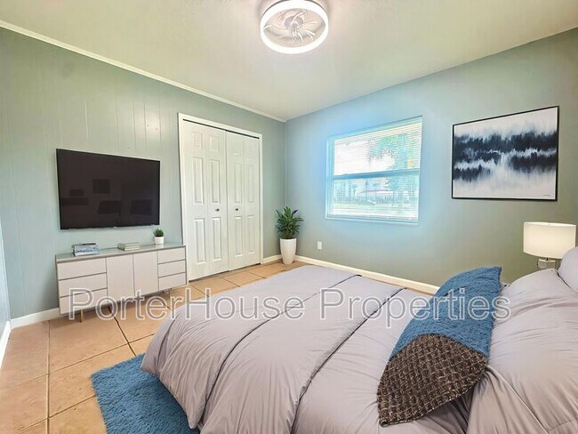 Foto del edificio - 2437 S Mills Ave